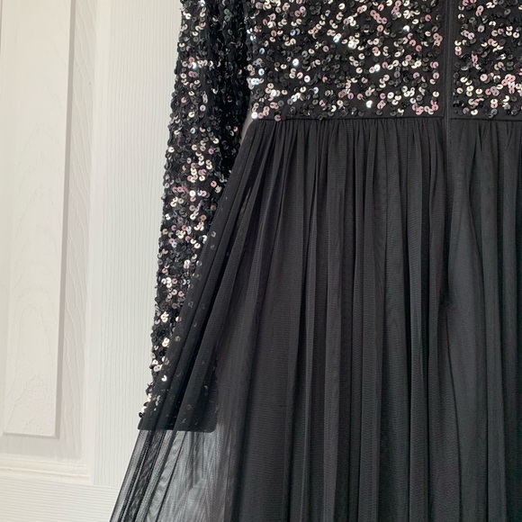 Black Dress - Picture 6 of 7